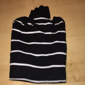 BLACK AND WHITE STRIPED LONG SLEEVE SHIRT